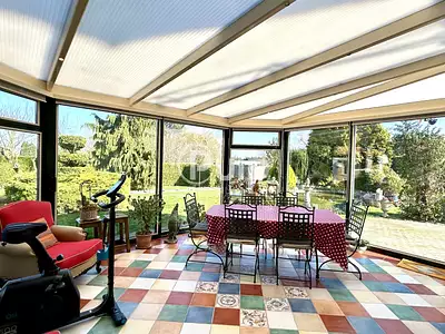 Maison, 240 m²