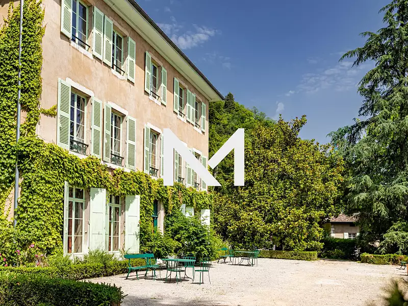 Maison, 761 m²