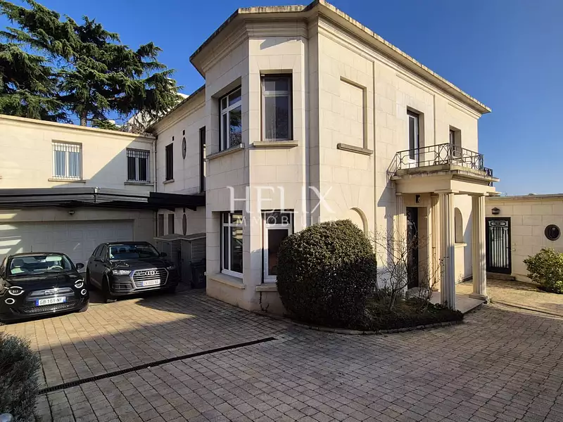 Maison, 600 m²