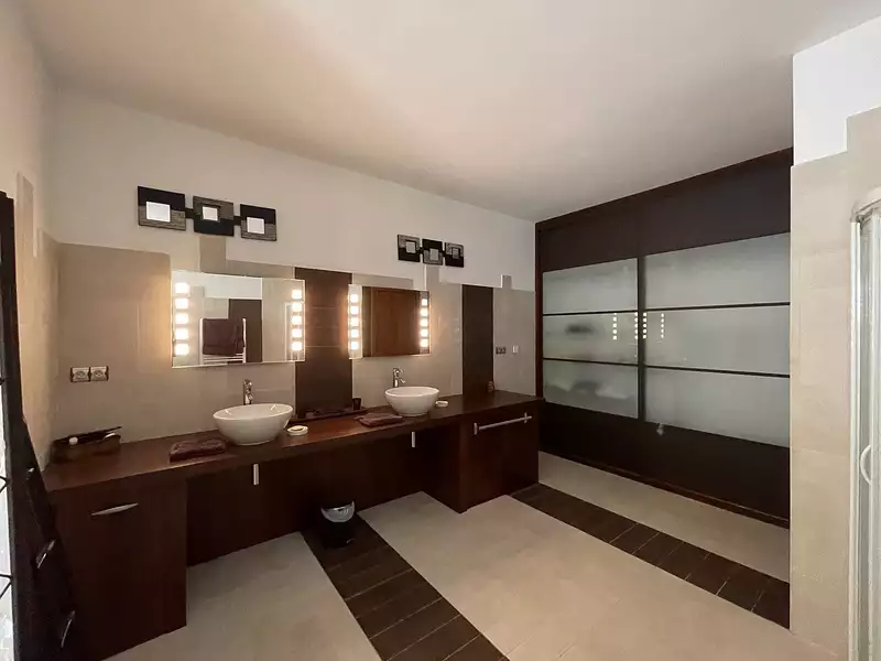 Maison, 265 m²