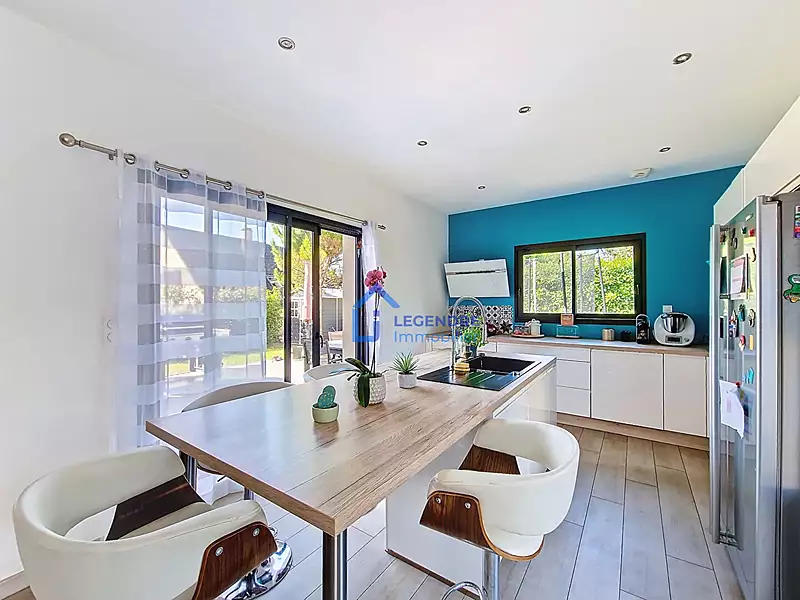 Maison, 250 m²