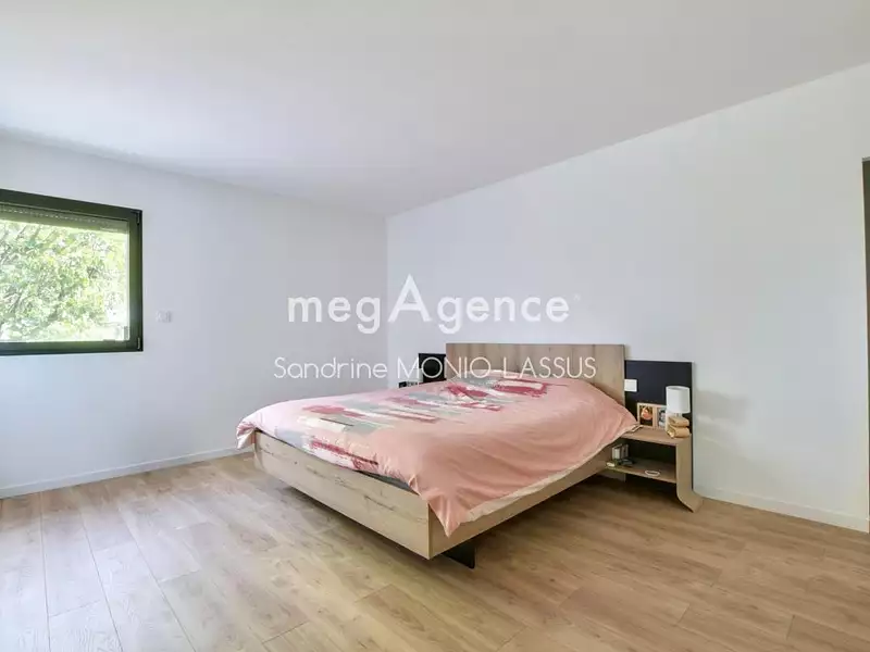 Maison, 270 m²