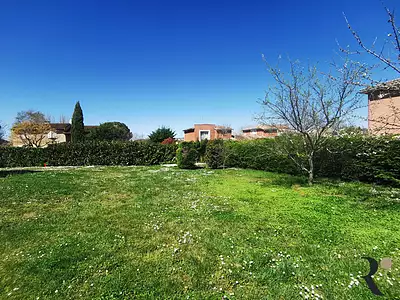 Terrain, 335 m²
