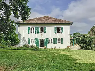 Maison, 285 m²