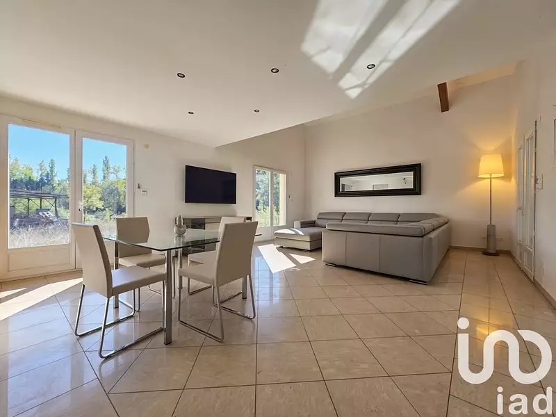 Maison, 196 m²