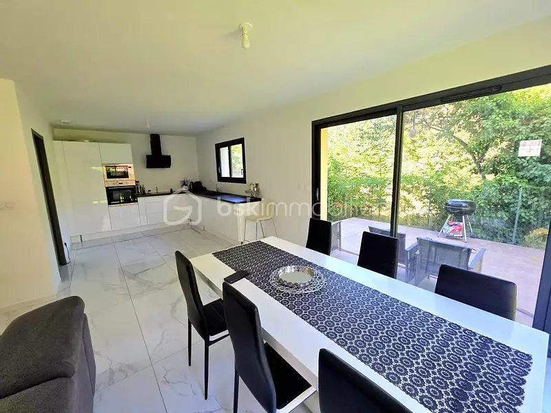 Maison, 92 m²