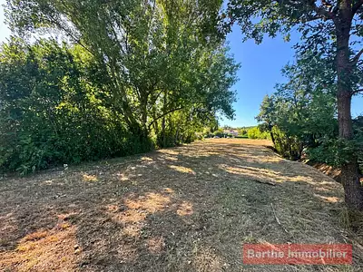 Terrain, 2 326 m²