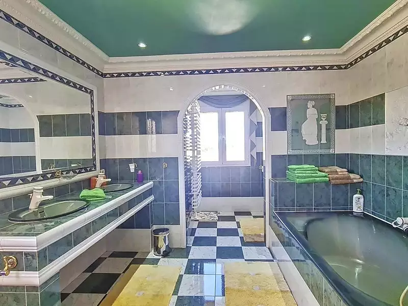 Maison, 420 m²