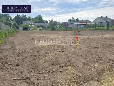 Terrain, 596 m²