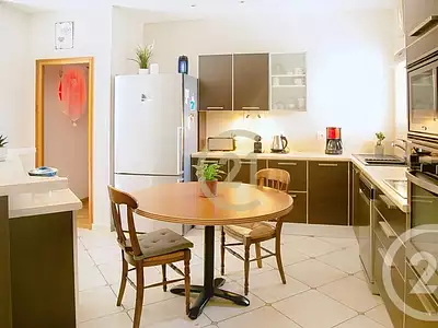 Maison, 285,44 m²