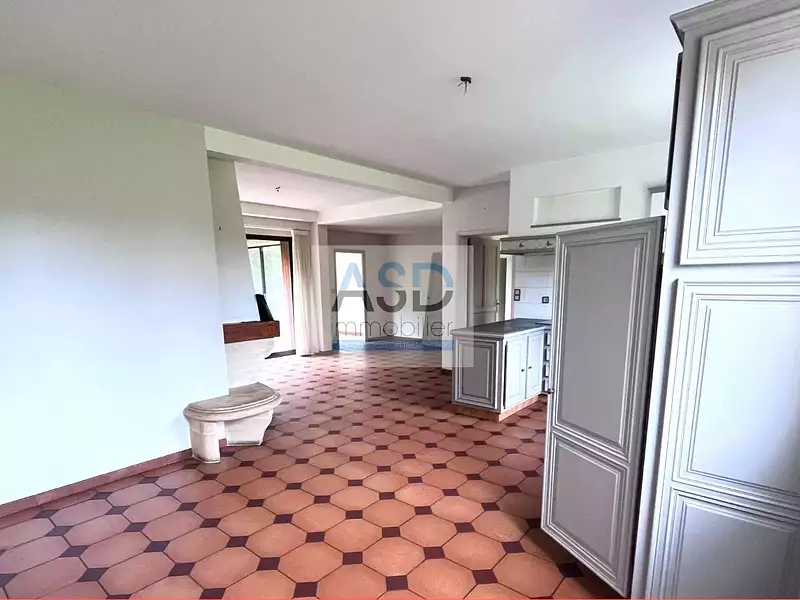 Maison, 240 m²
