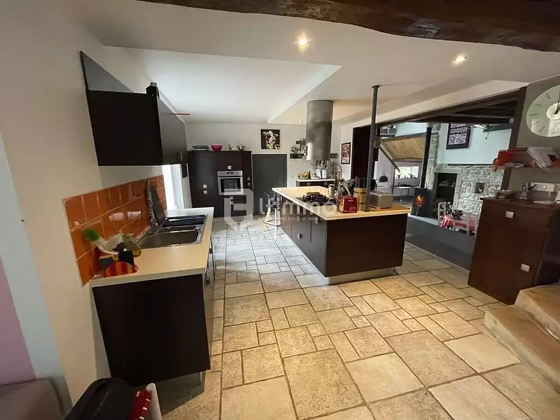 Maison, 296 m²