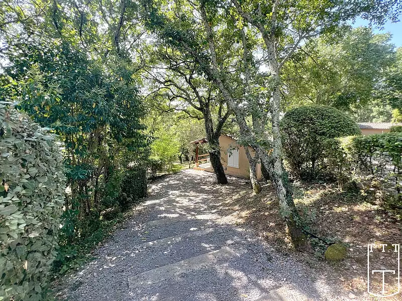 Maison, 640 m²