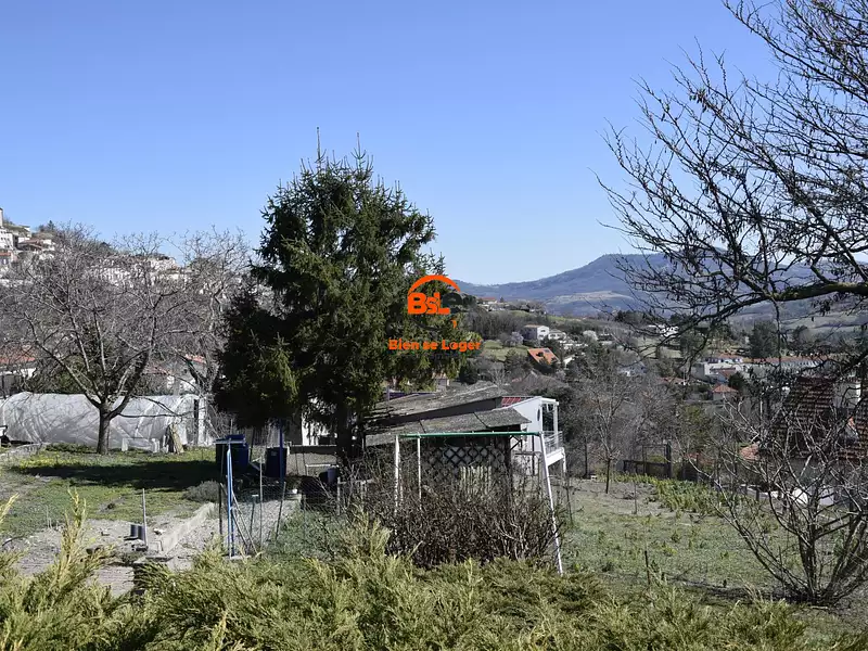 Terrain, 700 m²