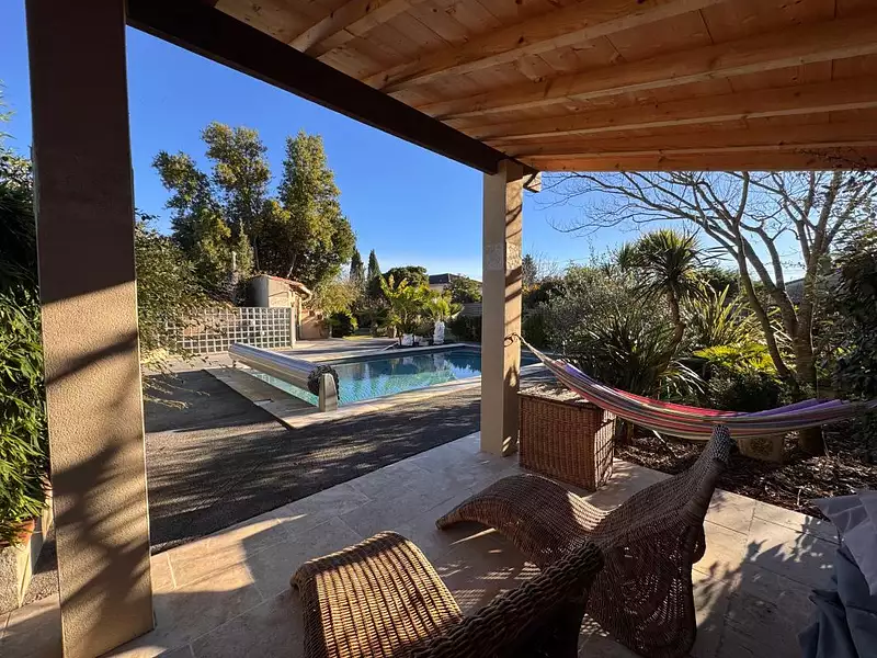 Maison, 240 m²