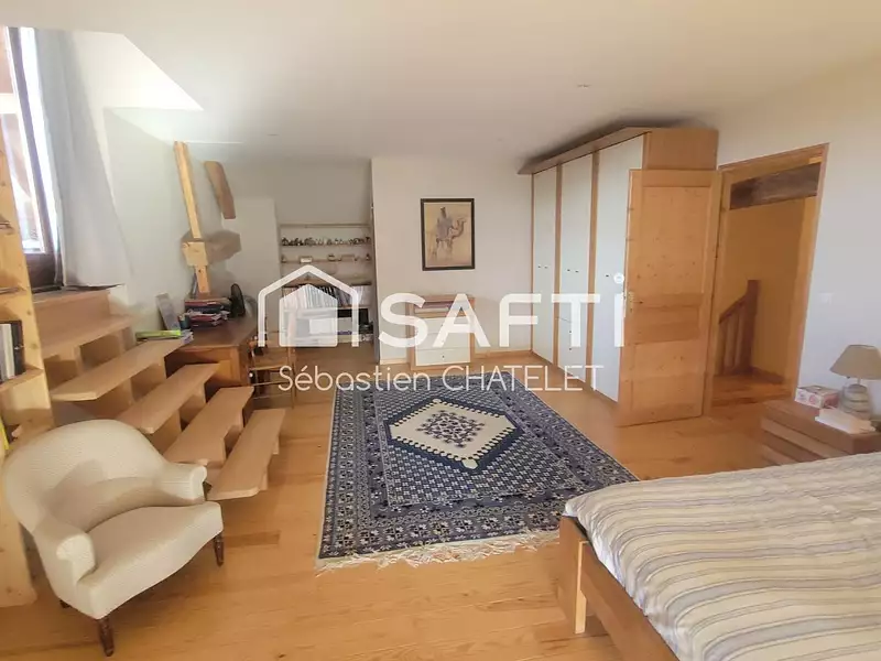 Maison, 253 m²