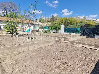 Terrain, 230 m²