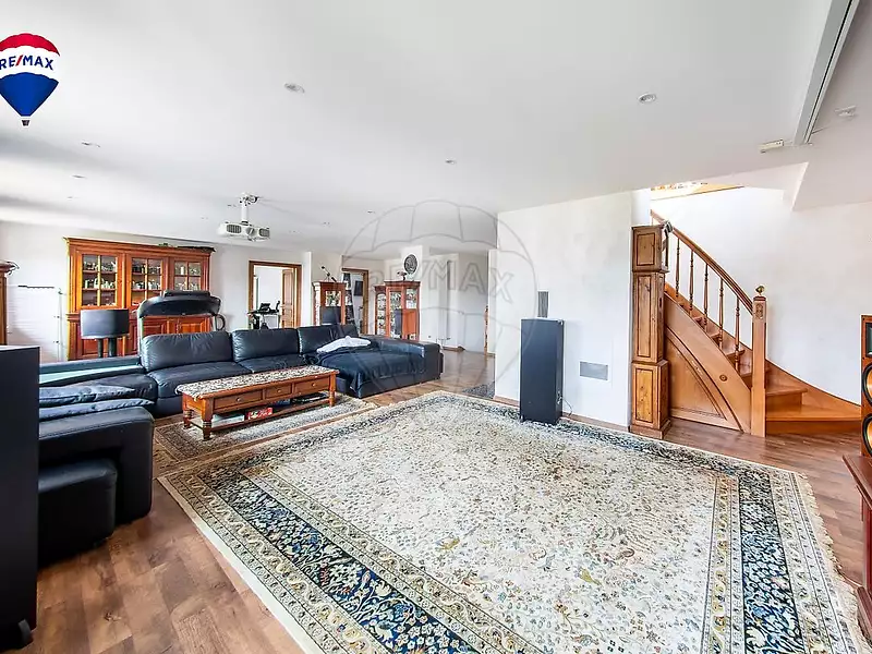 Maison, 306 m²