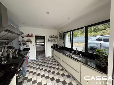 Maison, 230 m²