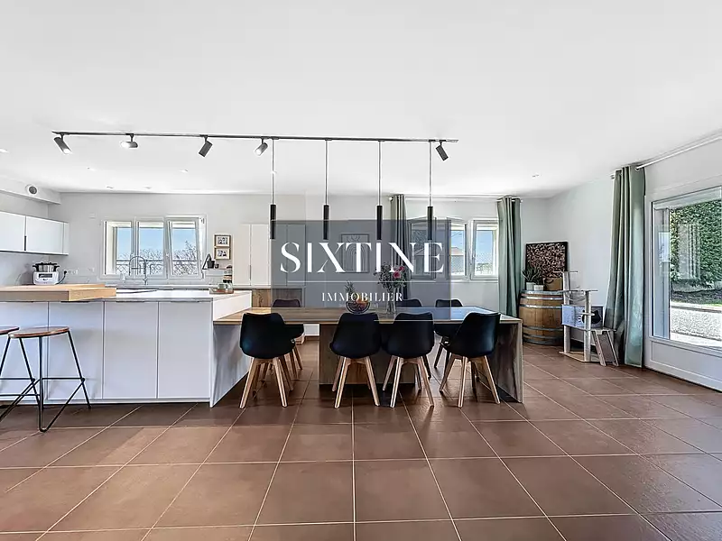 Maison, 315 m²