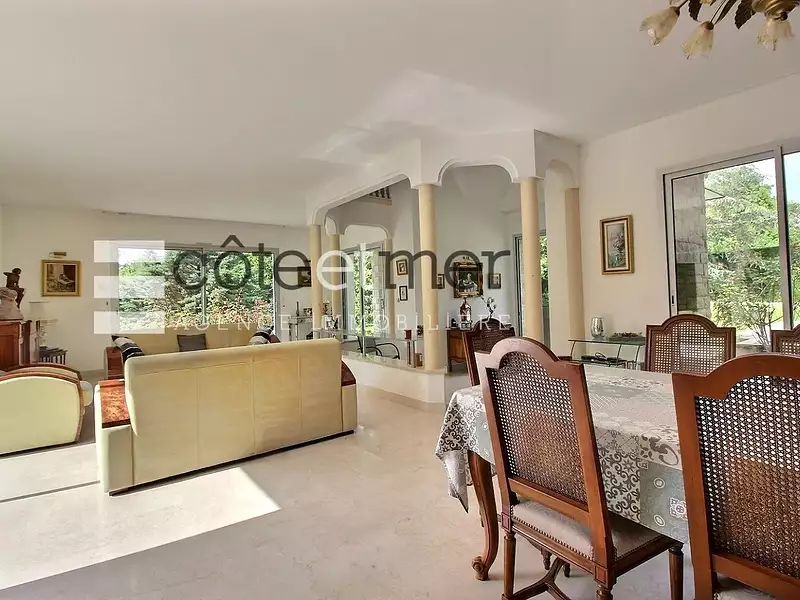 Maison, 272 m²