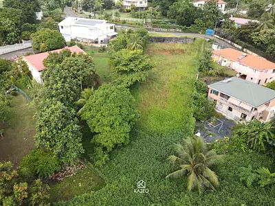 Terrain, 1 400 m²