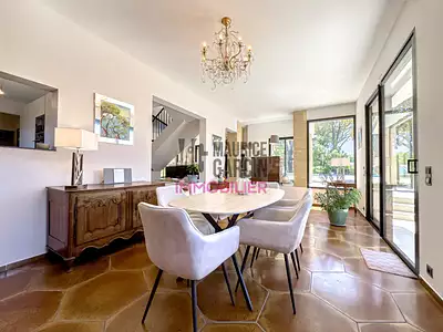 Maison, 211 m²