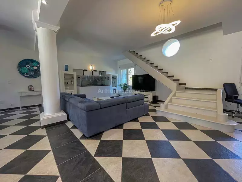Maison, 280 m²