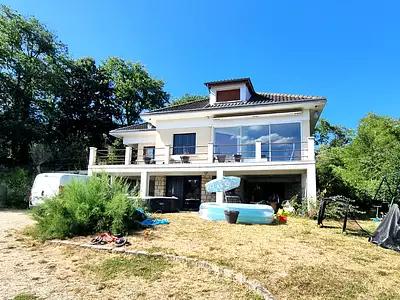 Maison, 275 m²
