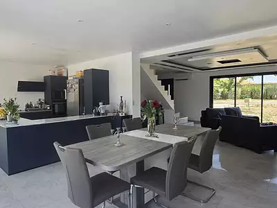 Maison, 167 m²