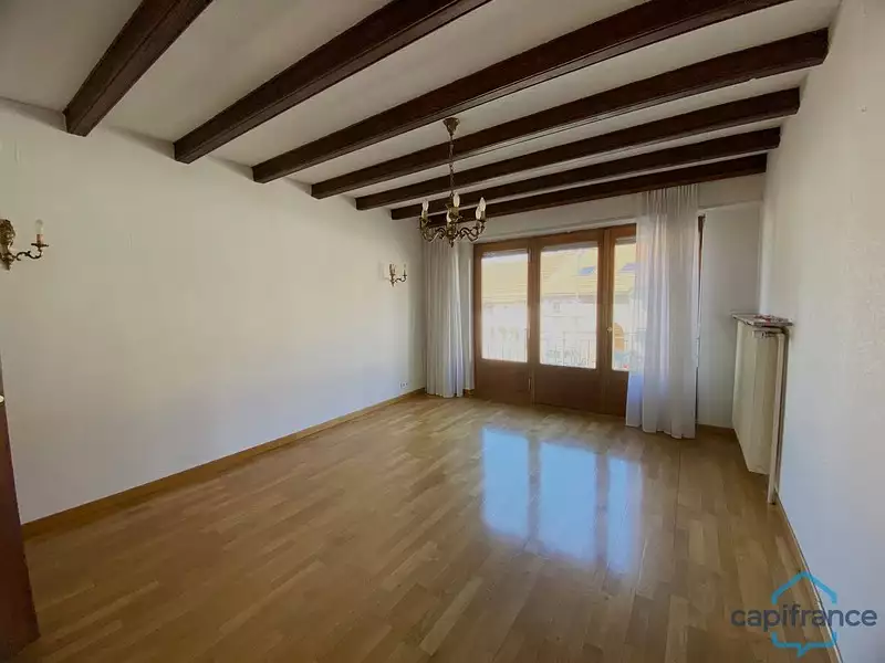 Maison, 240 m²