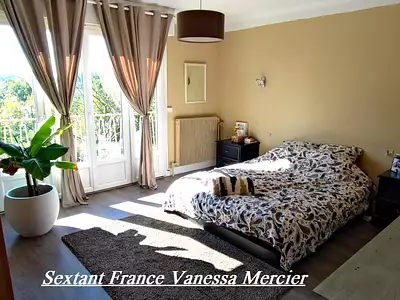 Maison, 281 m²