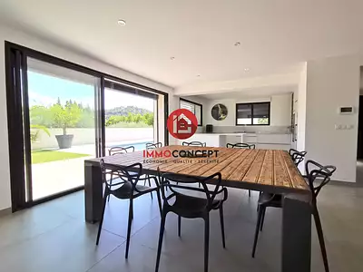 Maison, 220 m²