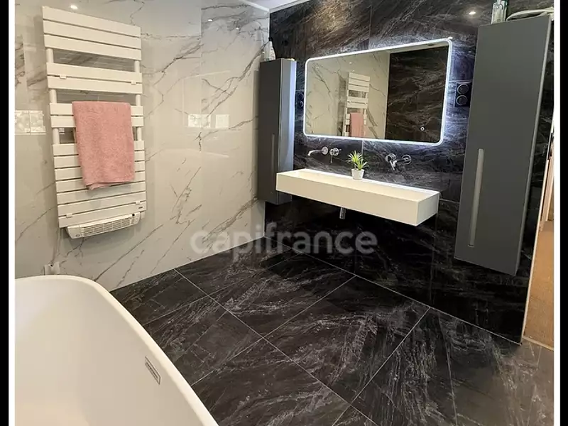 Maison, 250 m²