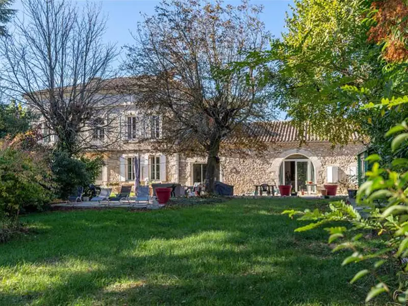 Maison, 384 m²