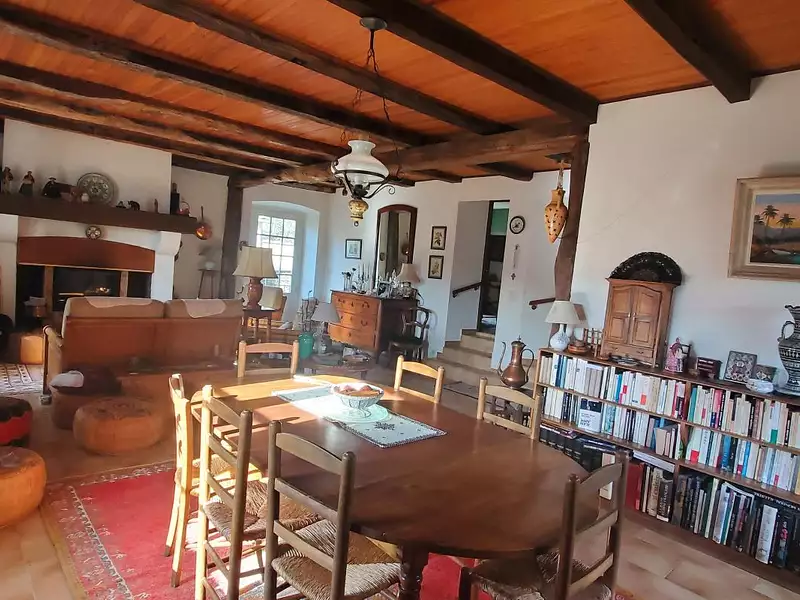 Maison, 243 m²