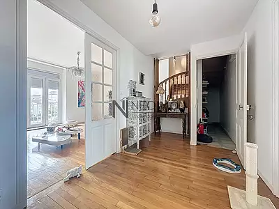 Immeuble, 681,57 m²