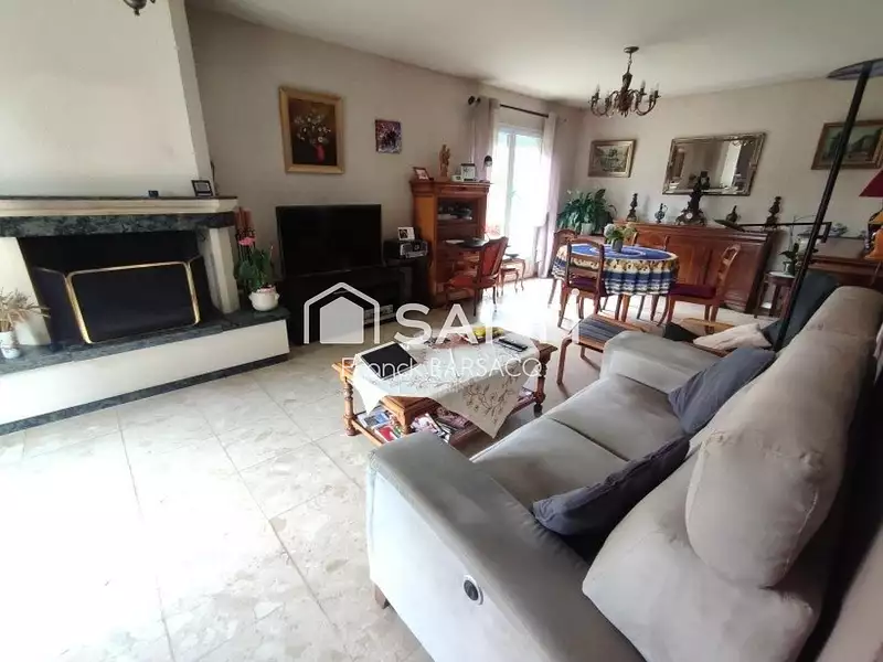 Maison, 163 m²