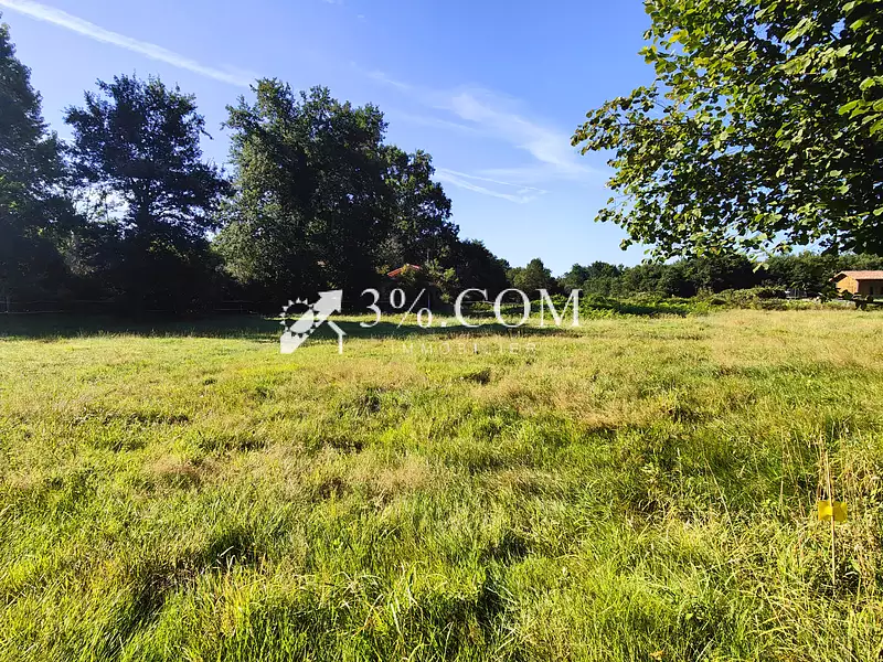 Terrain, 2 500 m²