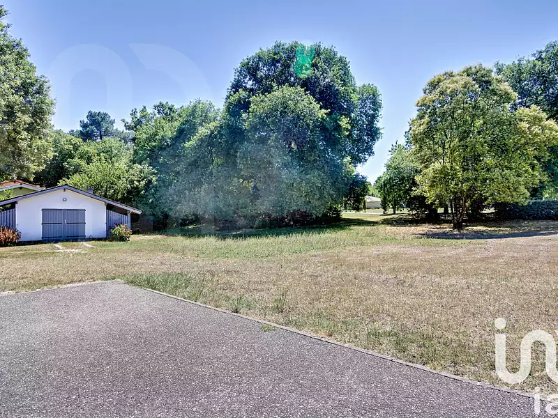 Terrain, 1 000 m²