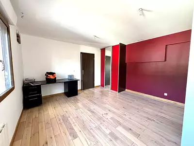 Maison, 255 m²