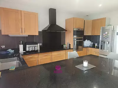 Maison, 165 m²