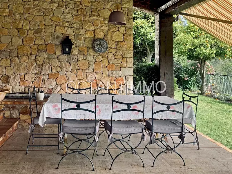 Maison, 260 m²