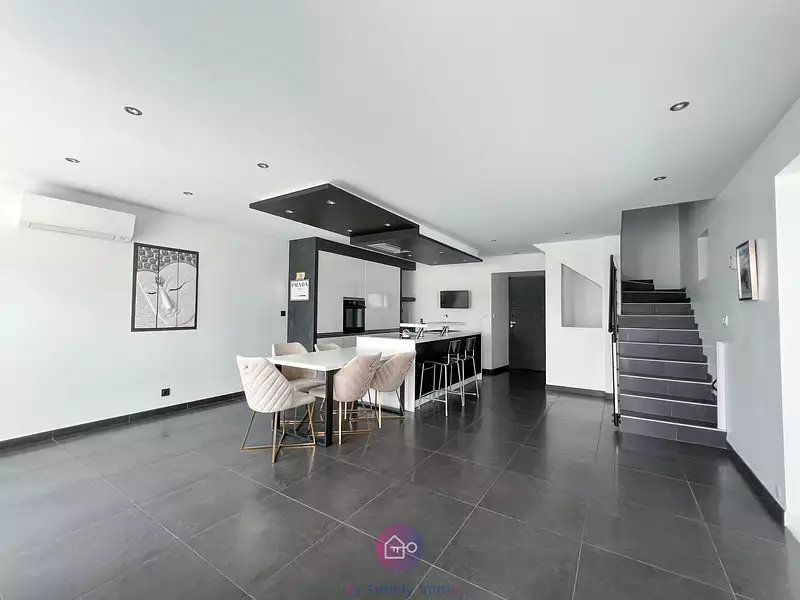 Maison, 151,8 m²