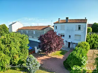 Maison, 233 m²