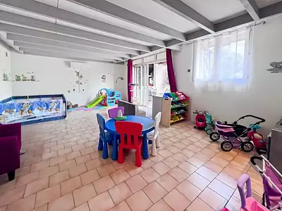 Maison, 225 m²