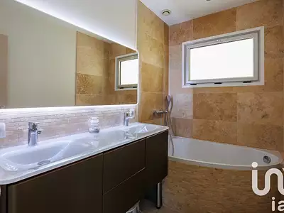 Maison, 185 m²