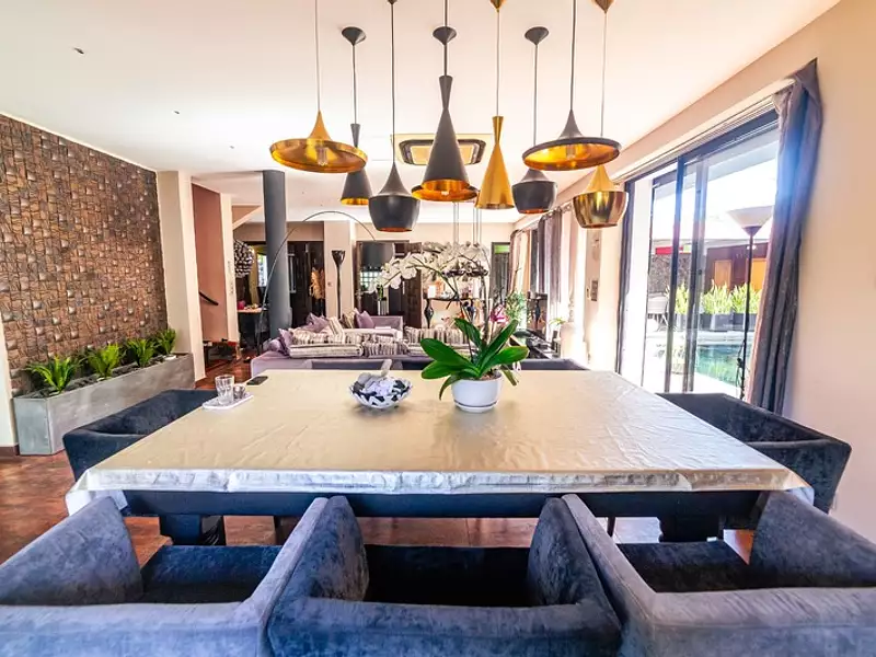 Maison, 305 m²