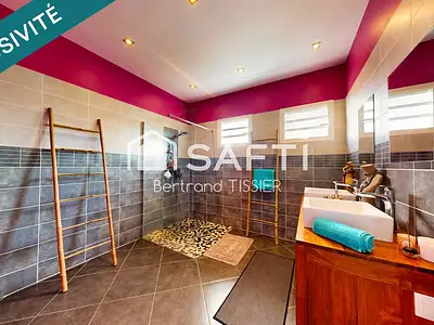 Maison, 240 m²