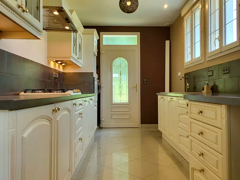 Maison, 181 m²